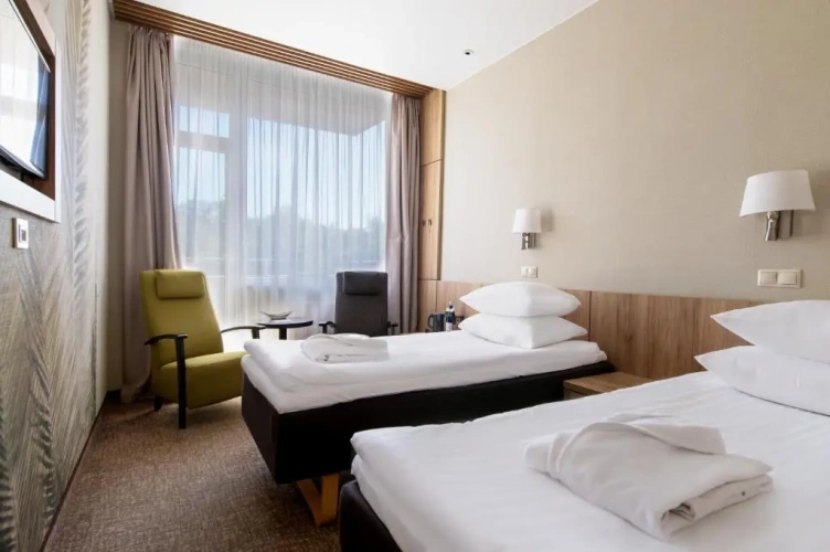 Standard Twin room with balcony