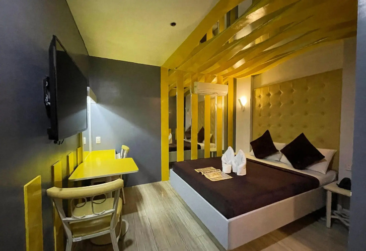 Hotel 99 Monumento Caloocan