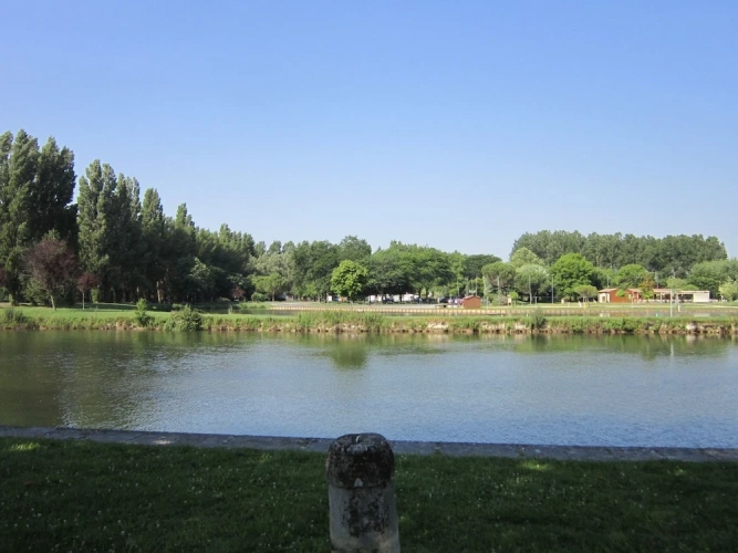 2 Bedrooms Family Suite with lake view