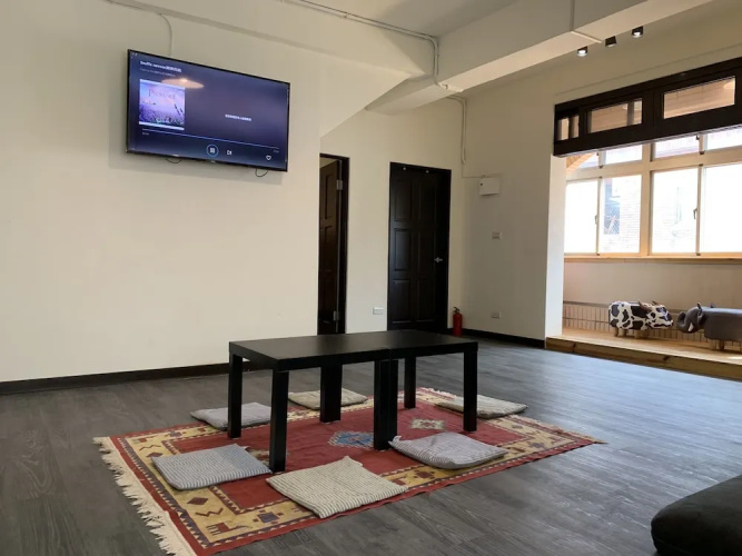 Corner 284 Hostel