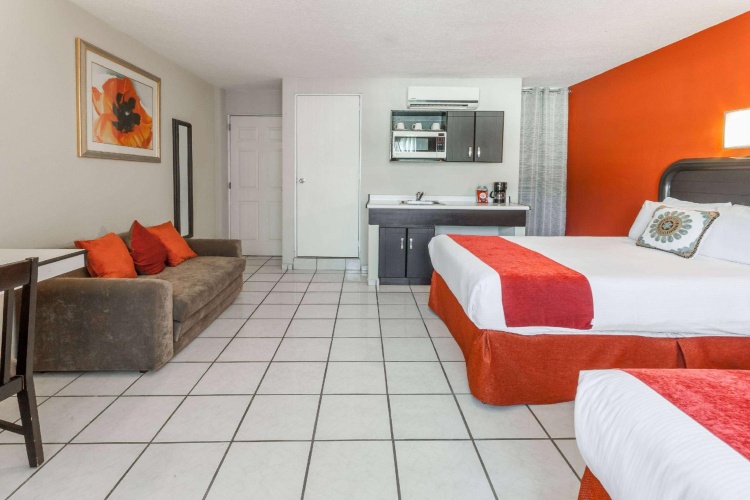 Standard Quadruple room