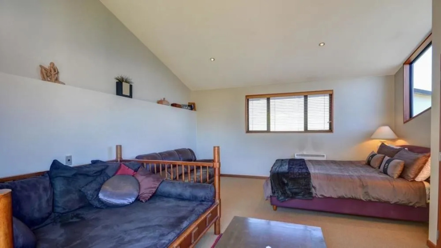 Aries Lake View Villa