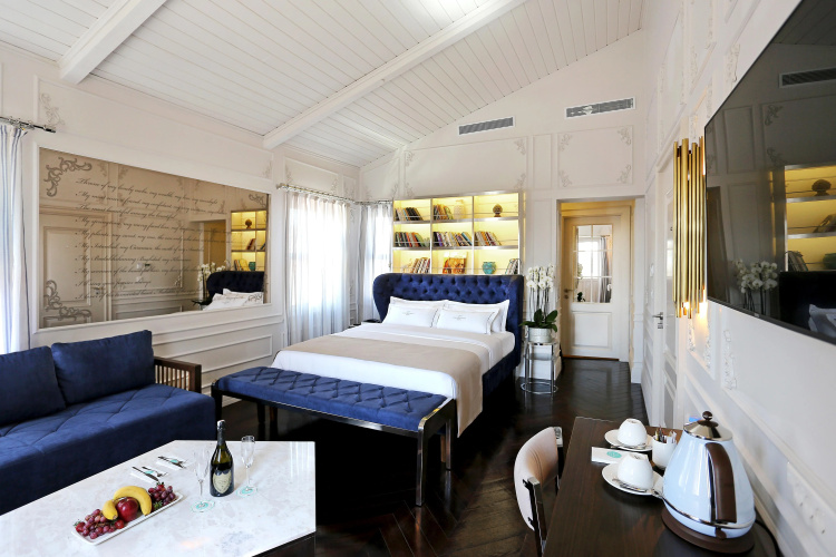 Fuga Hotel Constantinidis