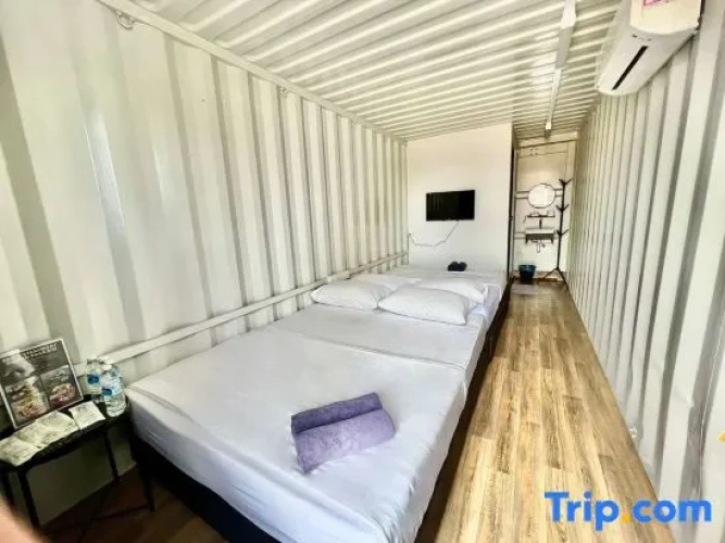 Deluxe Quadruple room with garden view