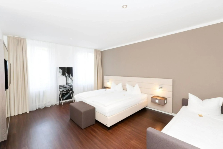 Manhattan Hotel