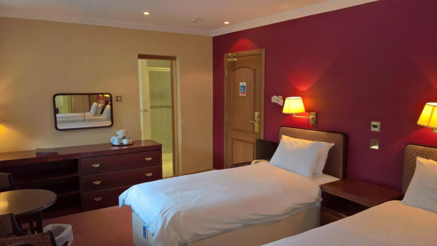 Dean Park Hotel