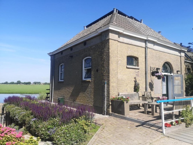2 Bedrooms Cottage