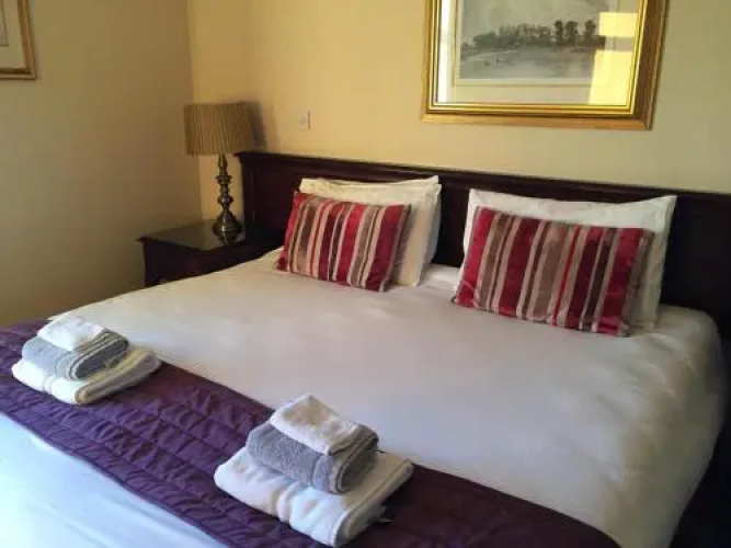 Marine Hotel