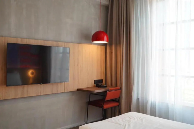 The Graph Hotel