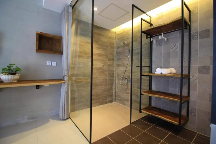 Mango Hotel