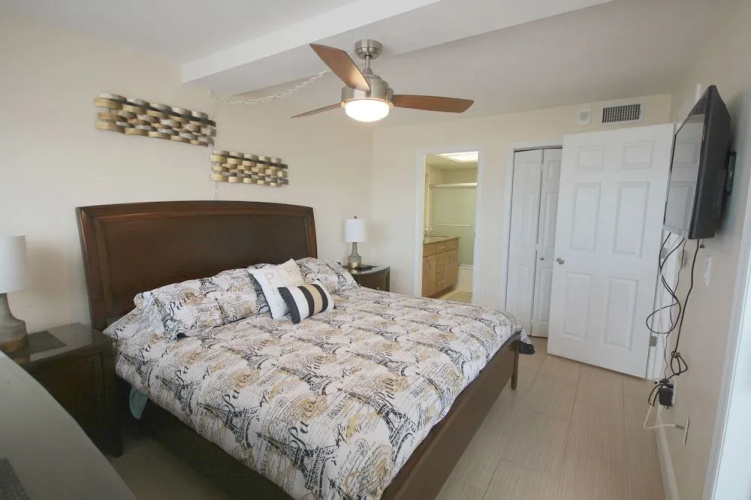 Carlos Pointe Unit 531 by RedAwning