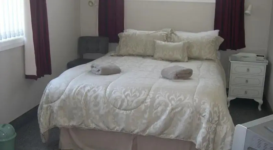 Golden Coast Bed  Breakfast