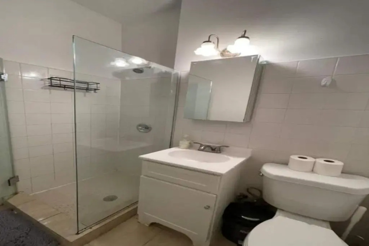 Hell's Kitchen 1 BR Apt. (8416)