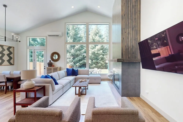 5 Bedrooms Cottage