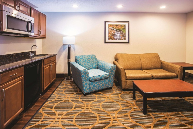 Deluxe Double Family Suite