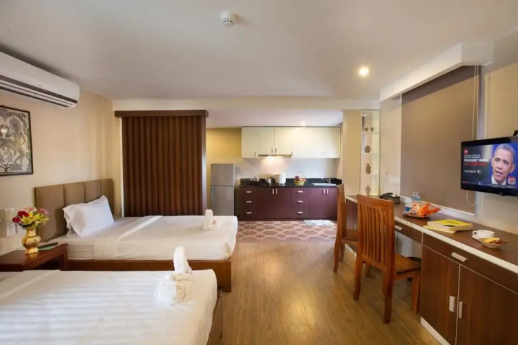 Deluxe Twin room with balcony