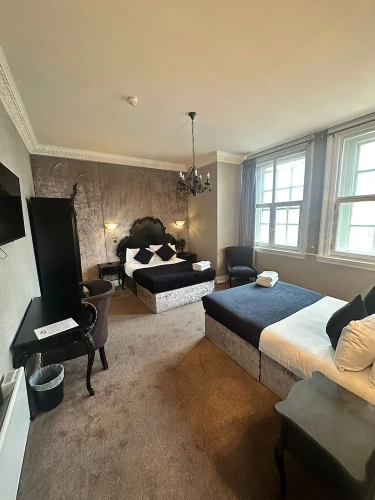 Superior Double room with city view