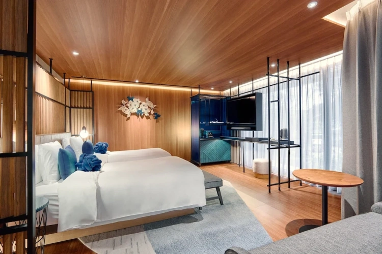 Quadruple Suite with balcony