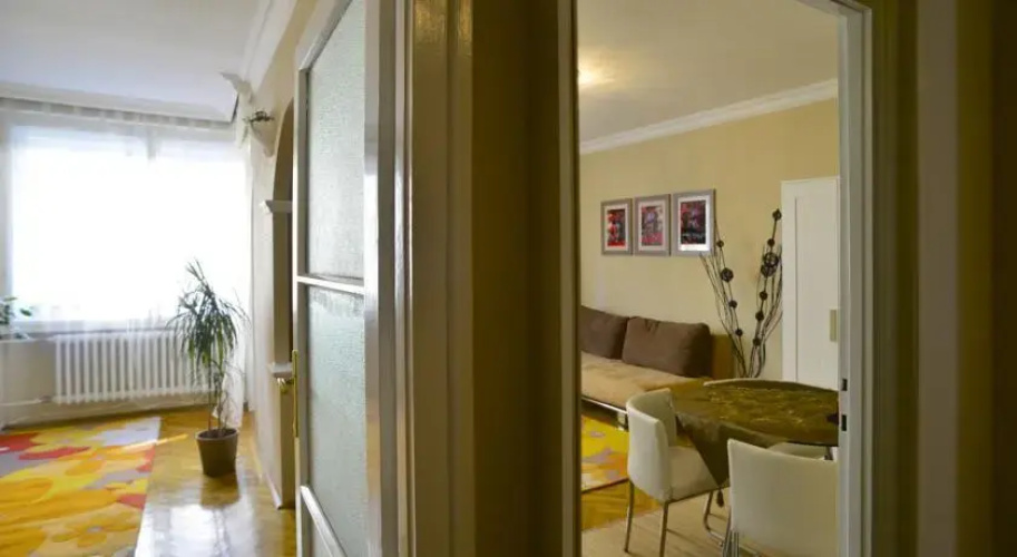 Academy Central Pro Apartman