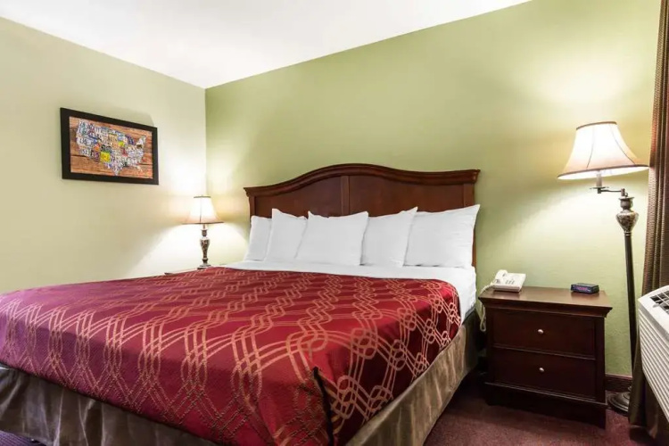 Econo Lodge at Thousand Hills