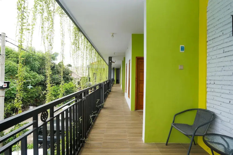 OYO 496 Eston House