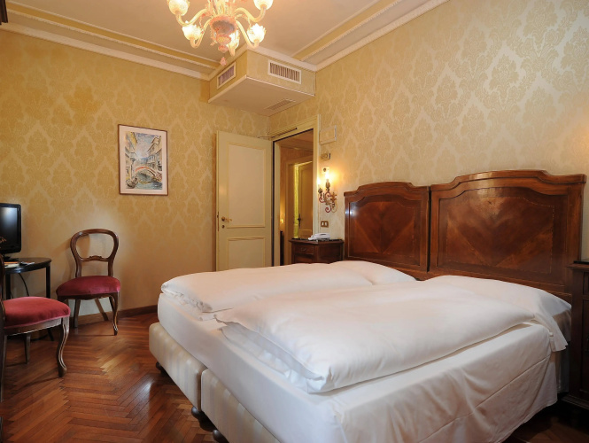 Hotel Flora