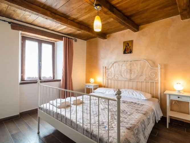 3 Bedrooms Classic Cottage
