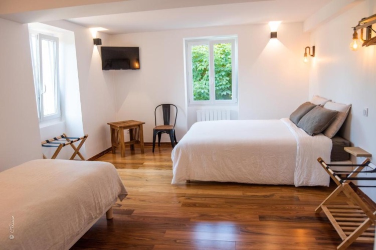 Standard Triple room