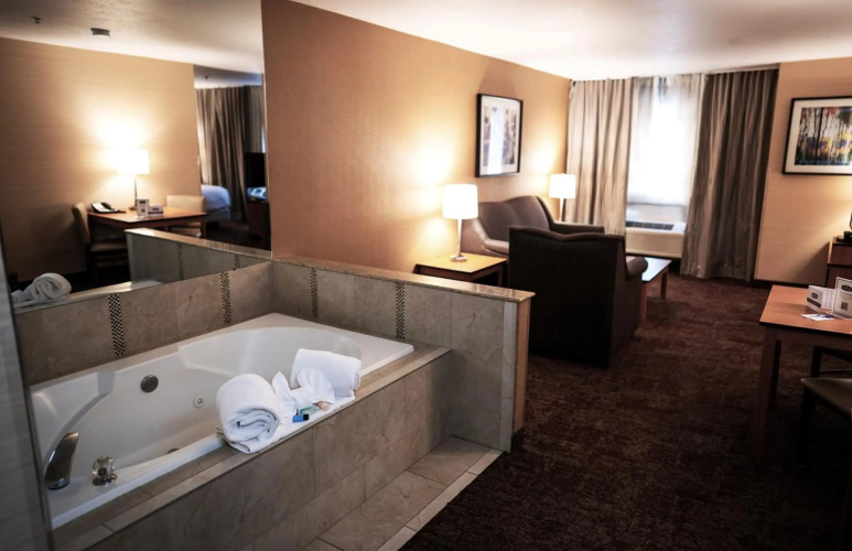 Crystal Inn Hotel & Suites Midvalley