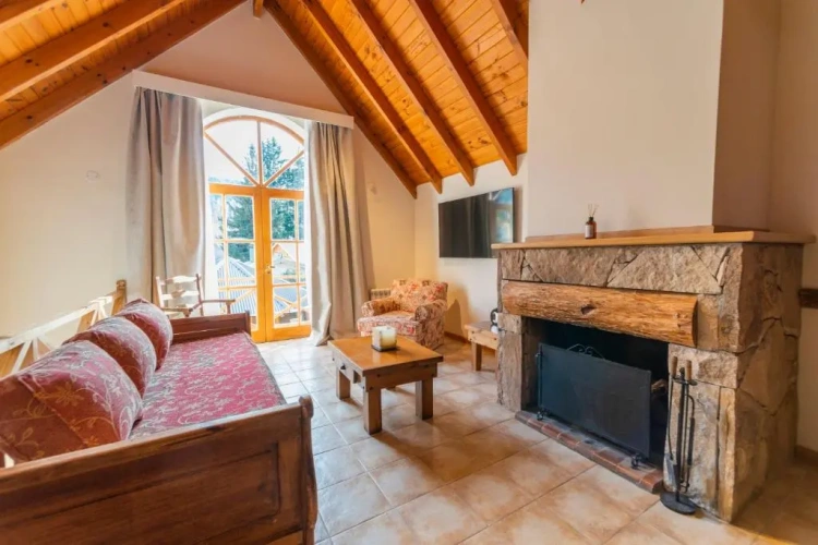 2 Bedrooms Bungalow with view