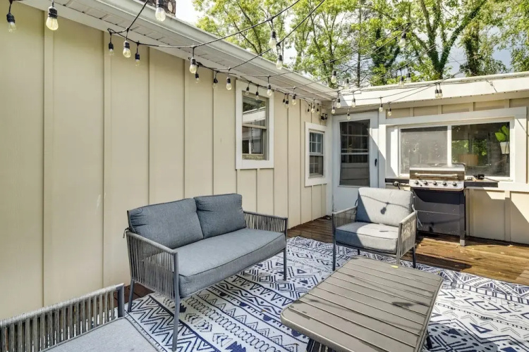 Hendersonville Haven w/ Fire Pit, Grill, Deck!