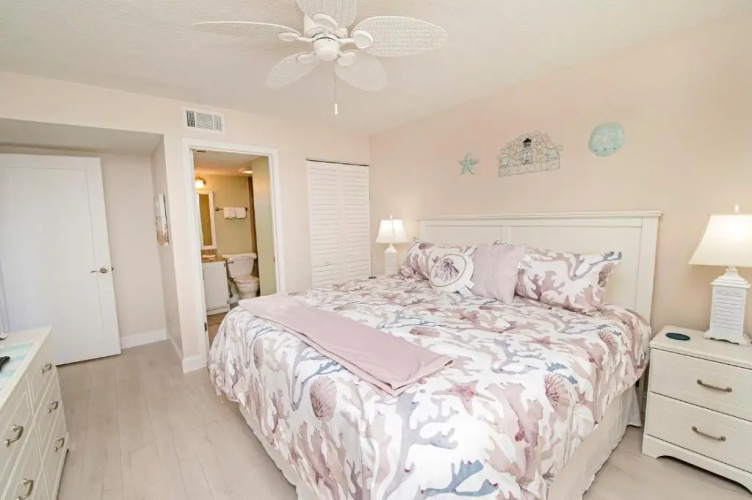 8202 Near Ocean 2nd Floor SE
