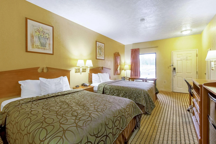 Quality Inn & Suites Dickson