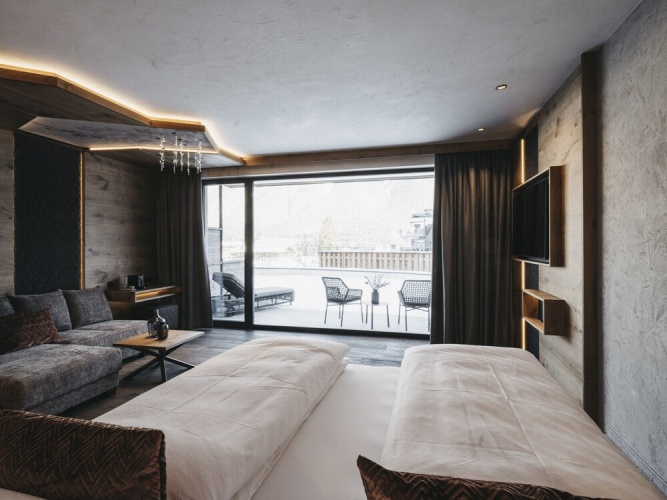 Suite with balcony