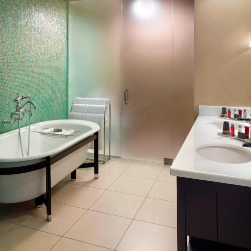 Marriott New Orleans Metairie at Lakeway photo 11