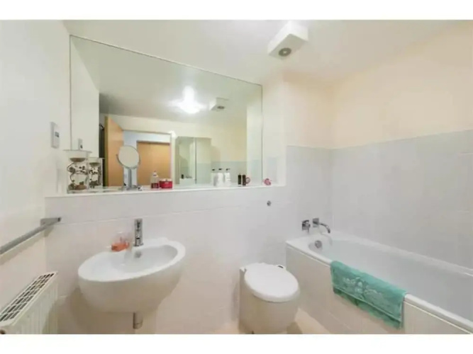 2 Bedroom Apartment In Edinburgh