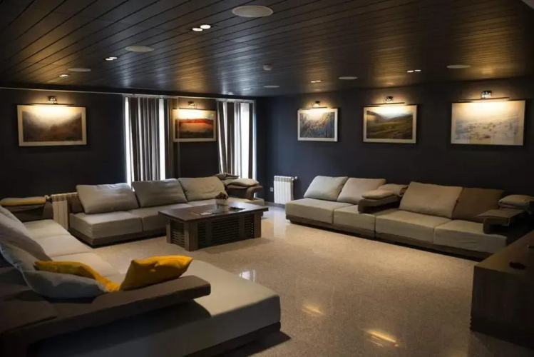 Hotel 633
