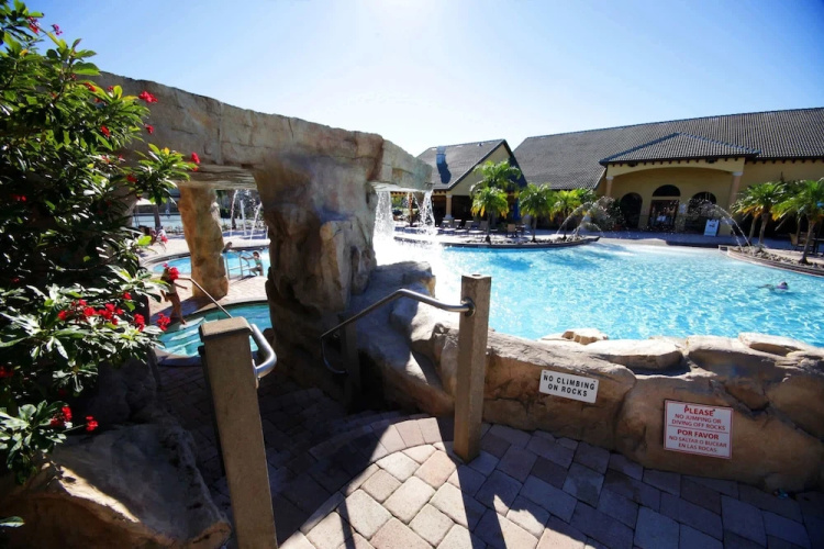 Paradise 4Bd w Private Pool Waterpark 8951