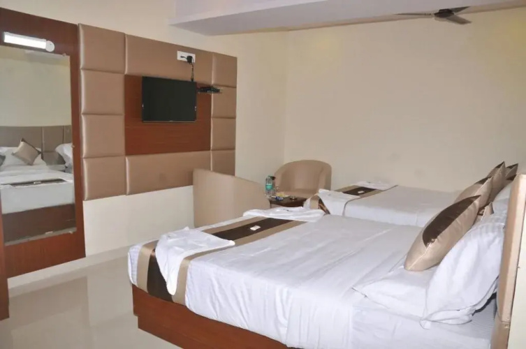 Hotel Raama Grand