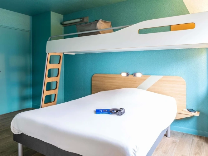 Standard Triple room