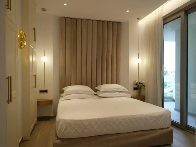 Golden Luxury Suites