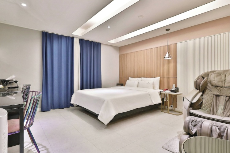 Superior room