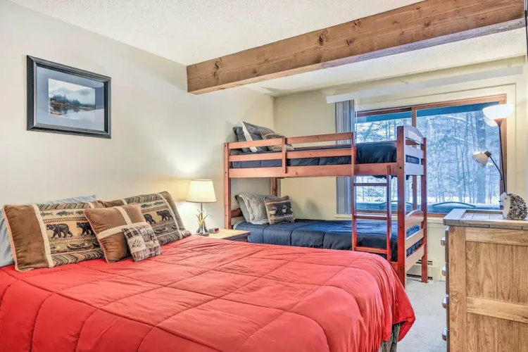 Bartlett Condo ~ 1 Mi to Attitash Resort!