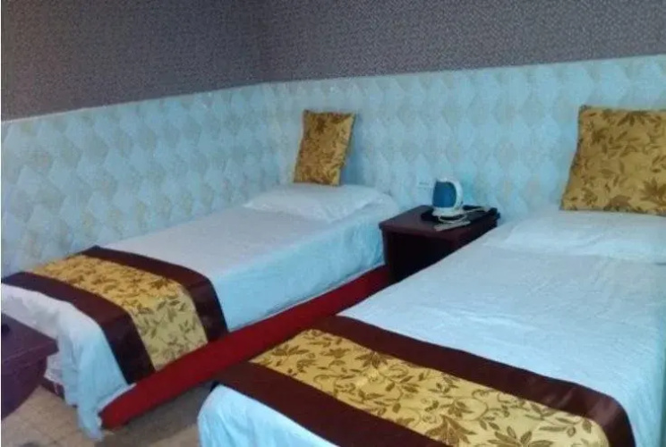 Yichang Longfeng Inn