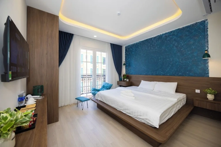 Superior Double room with balcony and with sea view