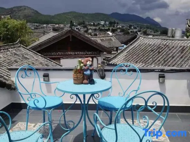 Lijiang see and not see inn