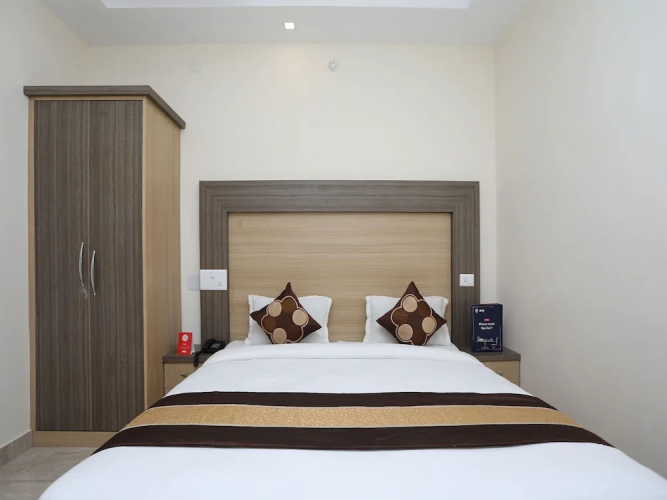 OYO 15375 Hotel KSS Inn