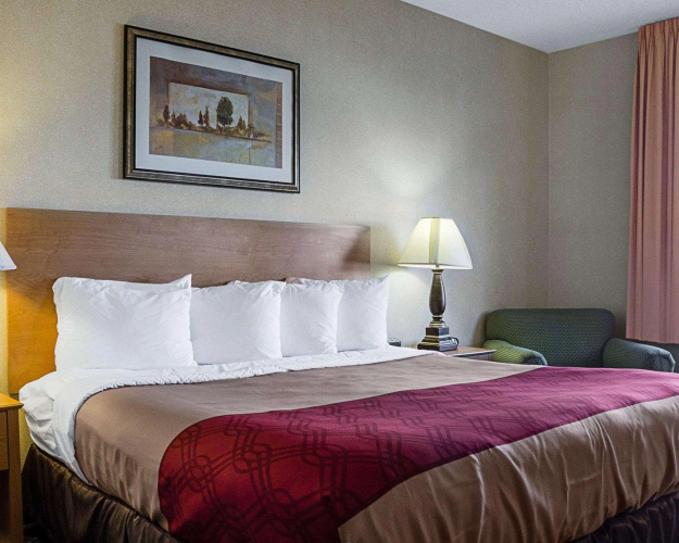 Econo Lodge Fargo - West Acres