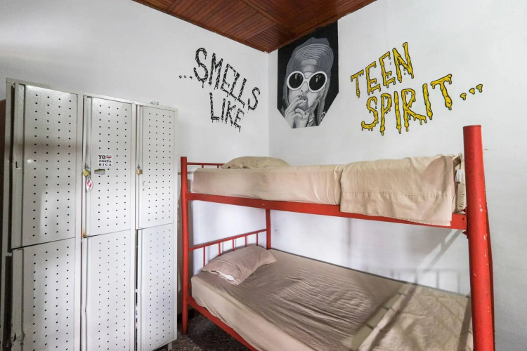 Pura Vida Hostel