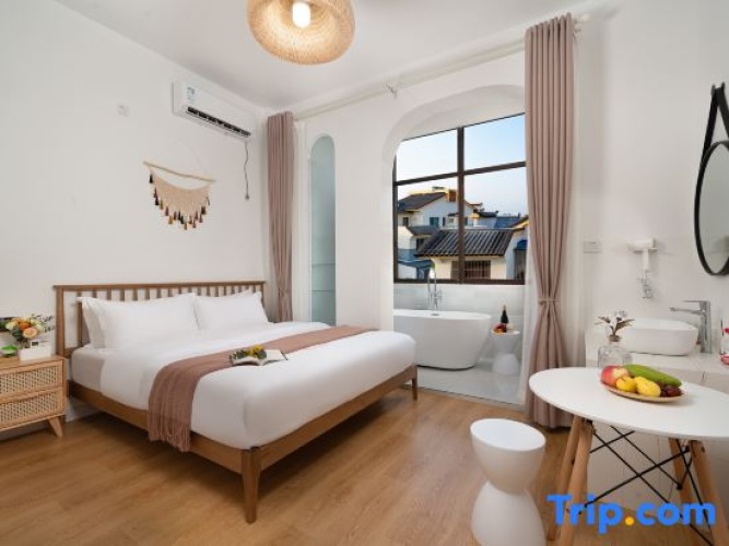 Standard Double room with pool view